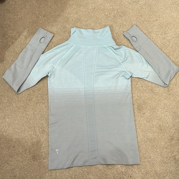 Blue long sleeve crew neck - Picture 2 of 2